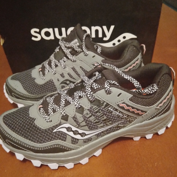 womens saucony excursion tr12